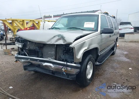 1999 Chevrolet Suburban 1500 Lt z USA, uszkodzony, nr VIN 3GNEC16R2XG261670